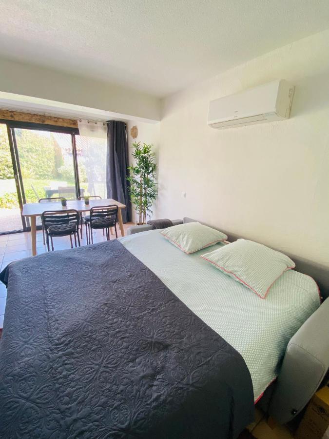 Appart Dans Residence Avec Piscine A Арл Екстериор снимка