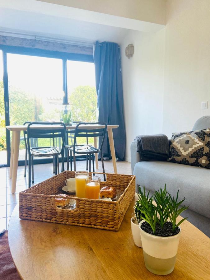 Appart Dans Residence Avec Piscine A Арл Екстериор снимка